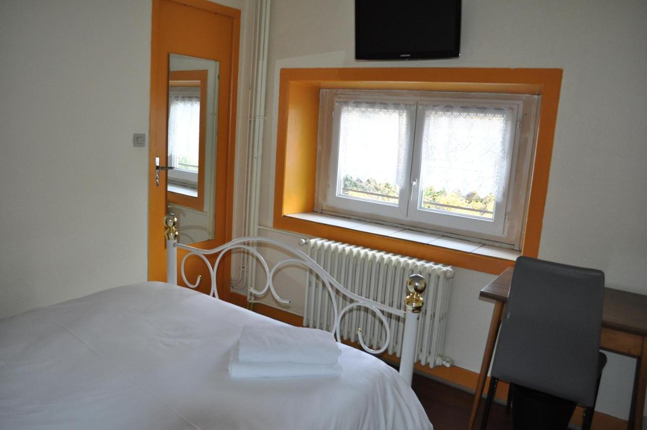 Domaine De La Barolliere Hotel Saint-Paul-en-Jarez ภายนอก รูปภาพ